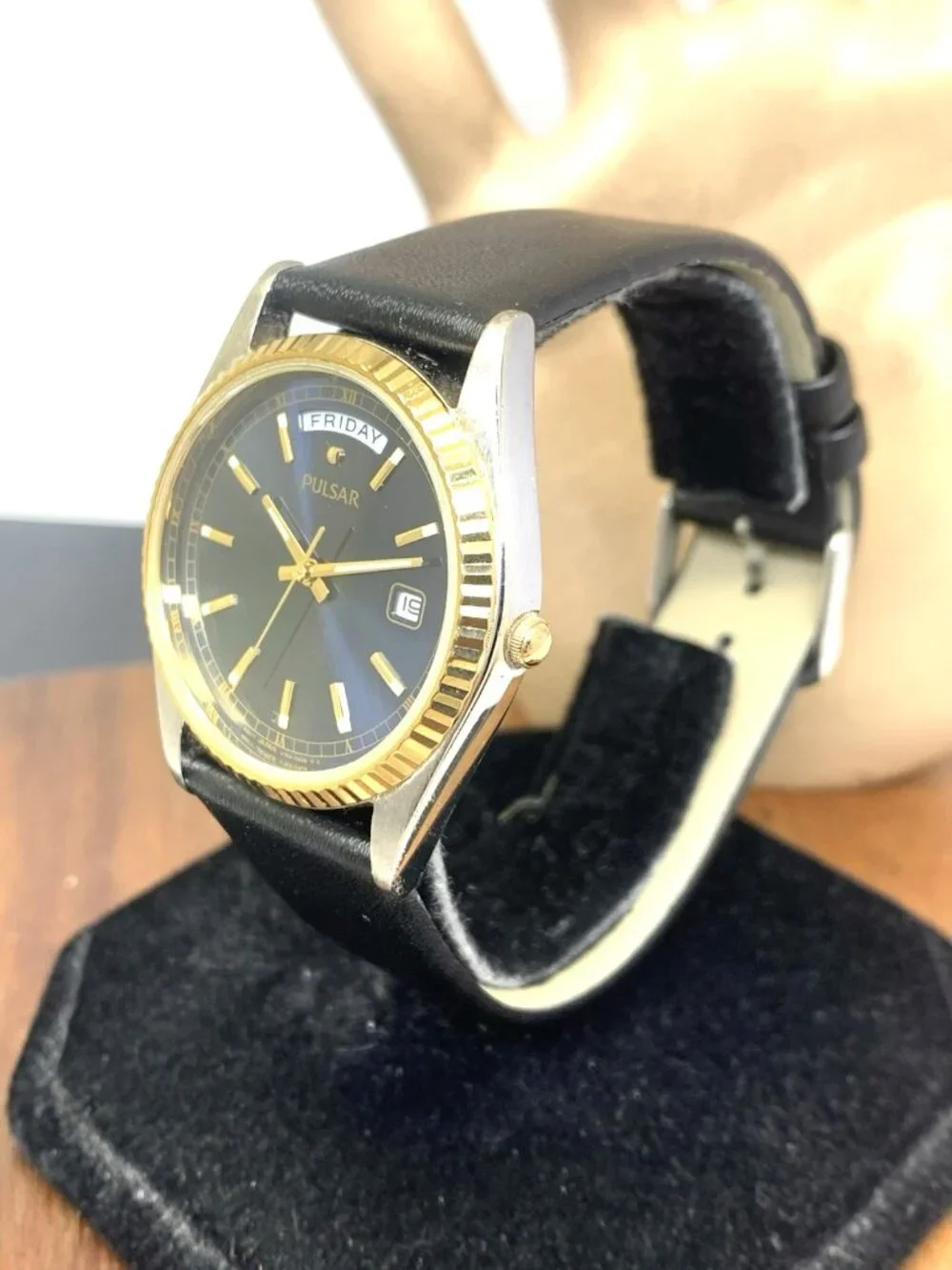 Pulsar Men's Watch V744-0A20 Vintage Quartz Blue Dial Day Date Black Leather